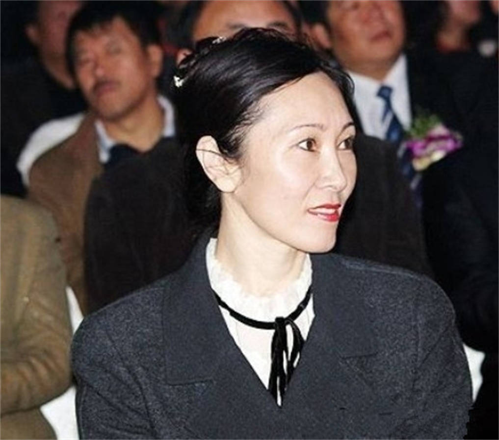 曾豪掷2000亿救活万达,后拿1亿替王思聪还债,万达老板娘有多强