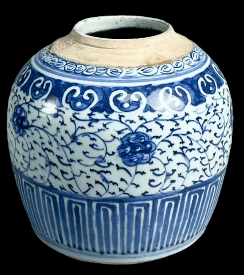 清代青花缠枝莲纹罐:青花雅韵,缠枝流芳