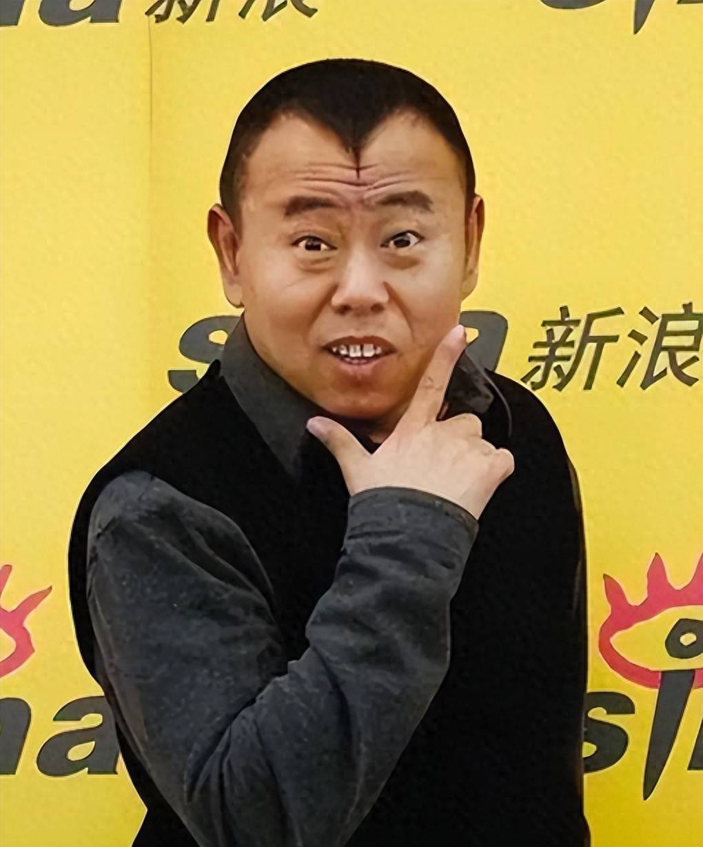 全家移民真相大白2年,享正师级待遇的潘长江,已走上另一条大道