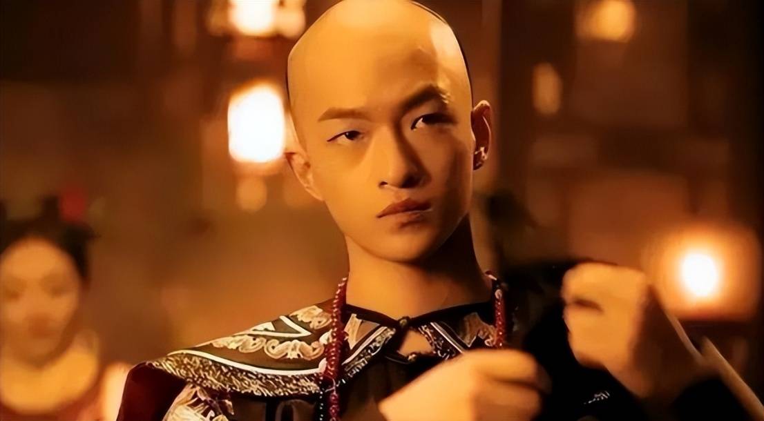 吴京捧红的"白眼狼",爆红后却反咬一口,现在落魄到无戏可拍