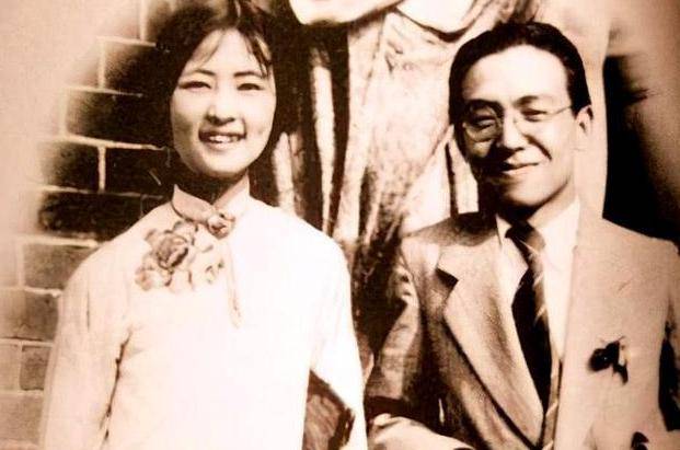 拥护一夫一妻制的梁启超迎娶一妾室,晚年对原配很敬重,同她合葬