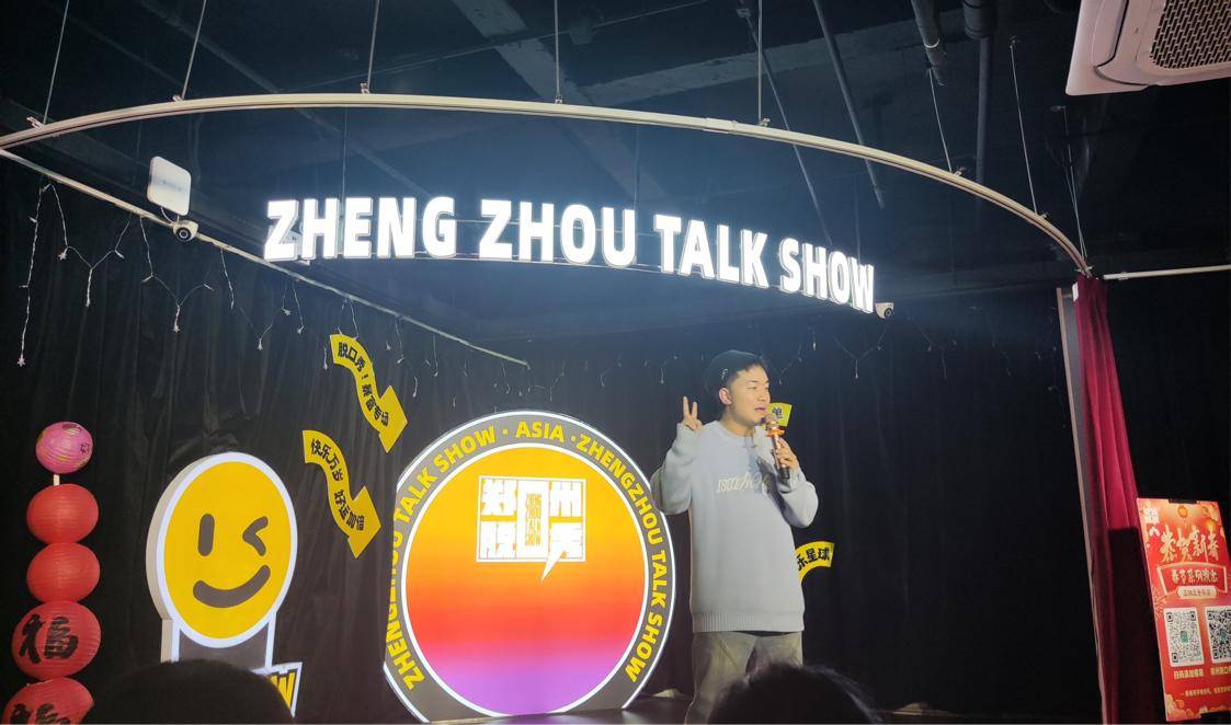 综艺越火，剧场越冷，“脱口秀”正在一边爆红一边塌陷 