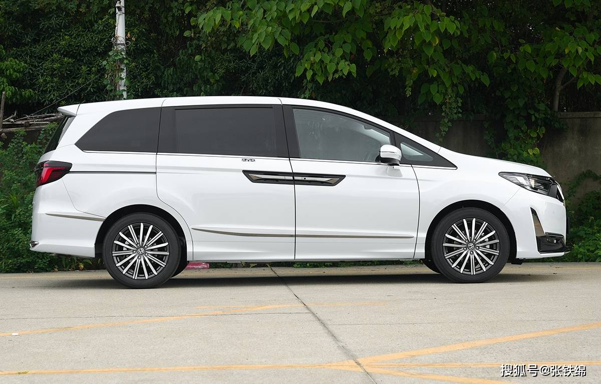 新款东风本田艾力绅实车,换装新前脸,7座,侧滑门,8月上市