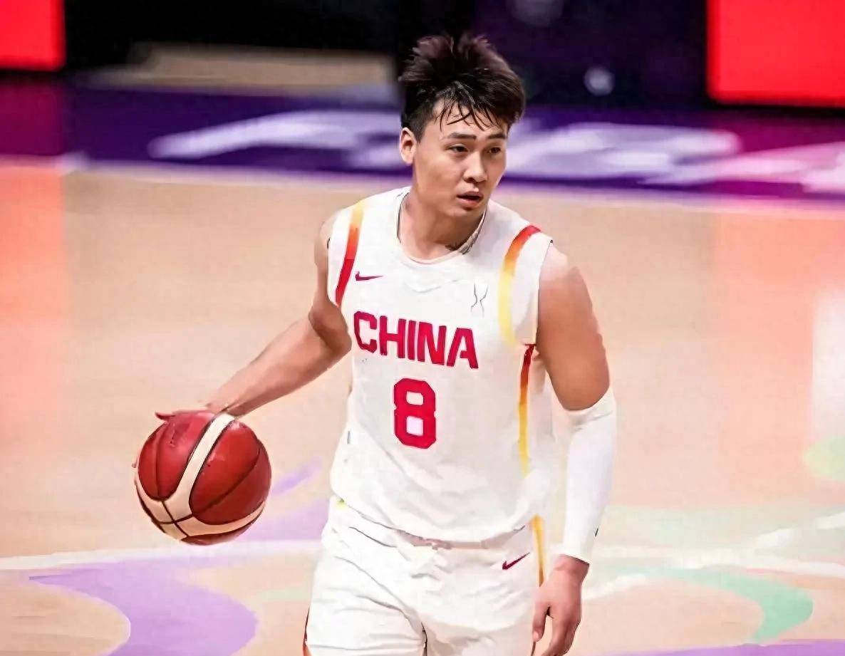 给力!中国男篮14分复仇新西兰,十年魔咒终结,赵睿赛后飙泪