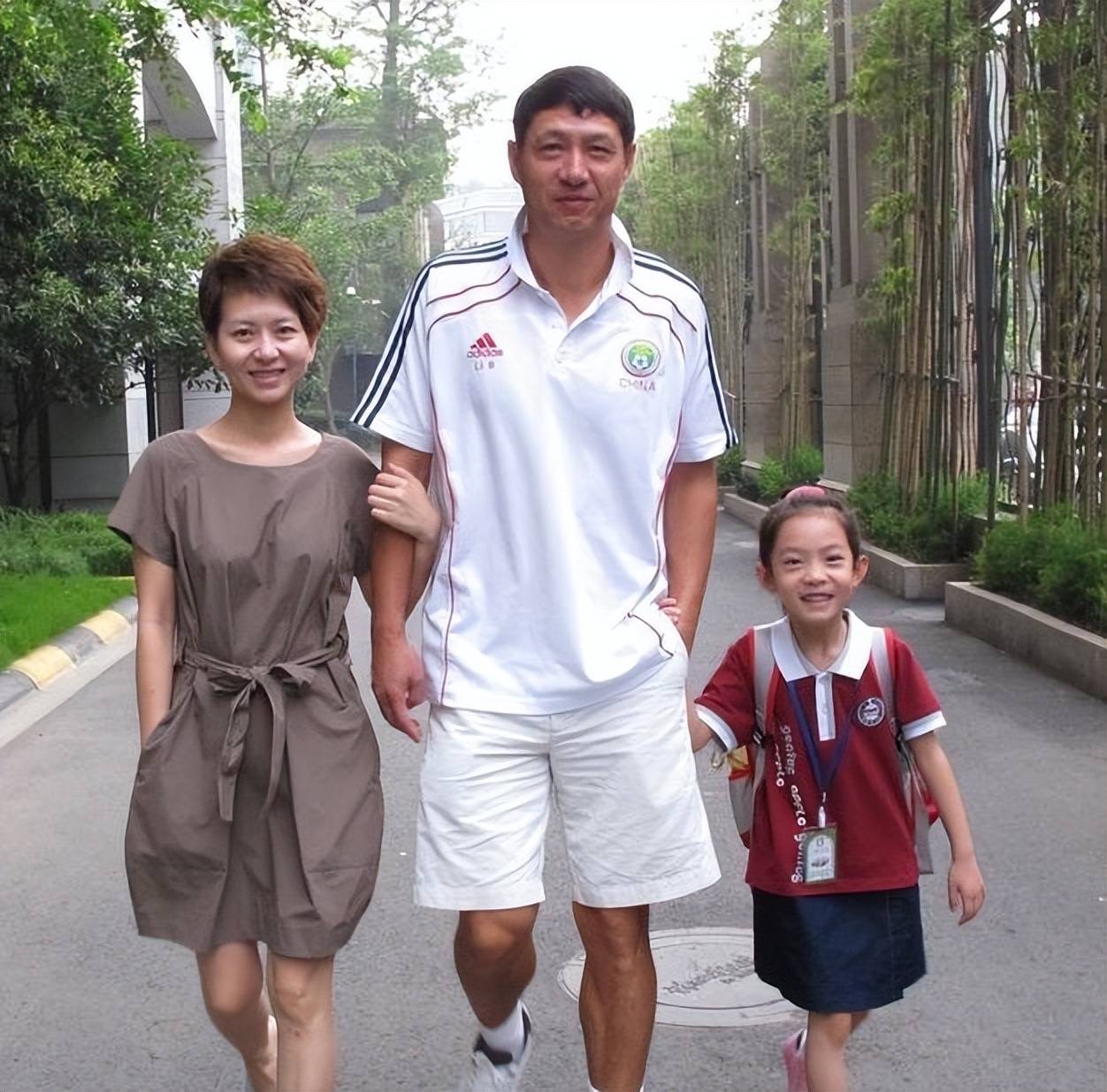 甘萍:曾深陷"逼婚门",被质疑是第三者,她现在怎样了?