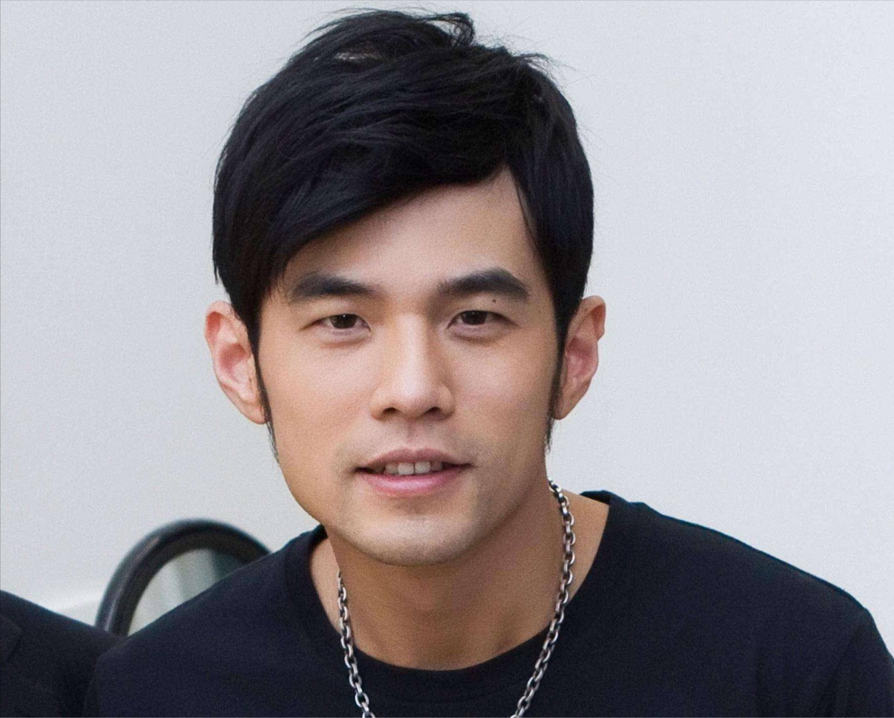 原创亚洲天王周杰伦一步步成为华语乐坛的骄傲婚姻幸福美满