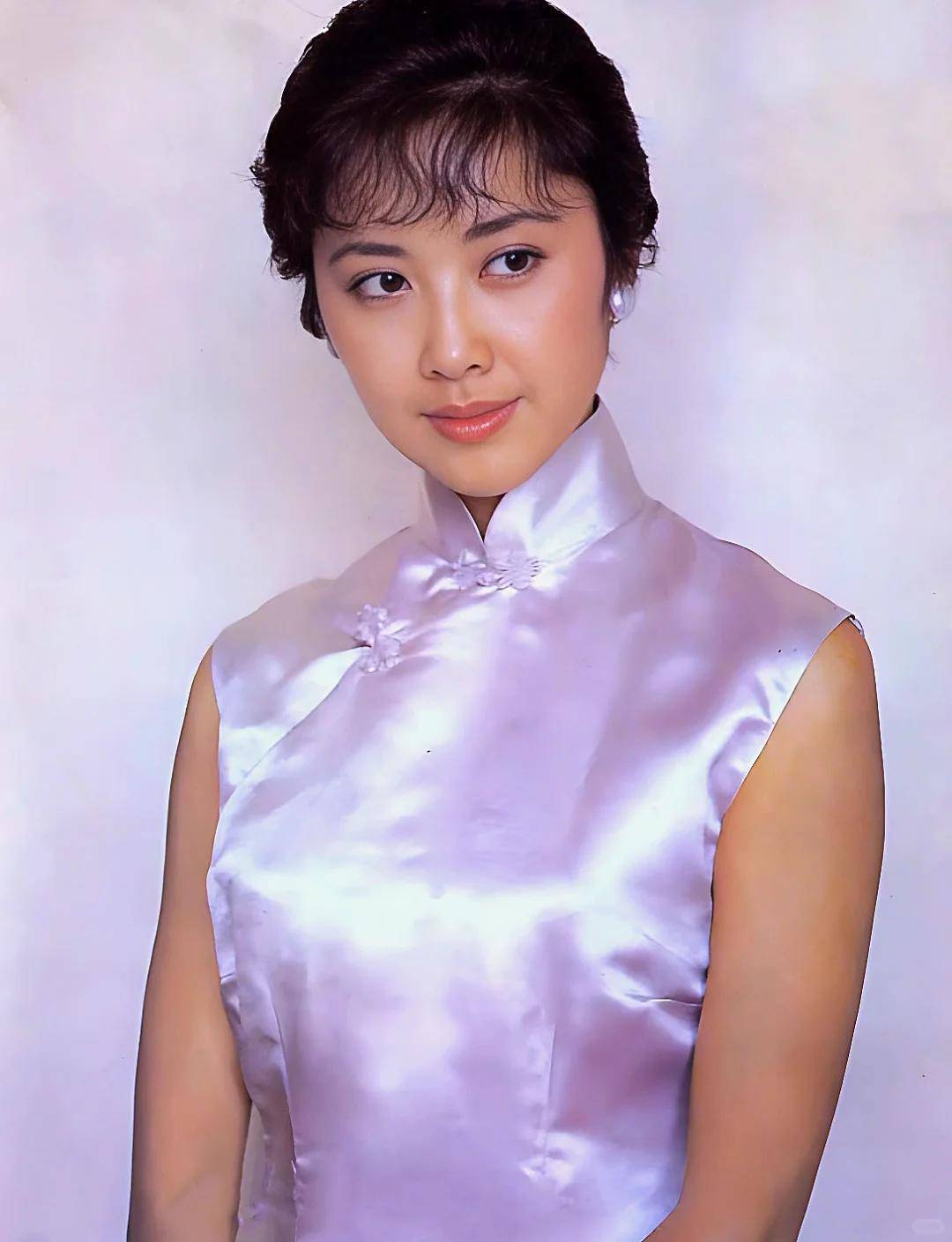 "女儿国国王"朱琳,结2次婚都没孩子,现在72岁的生活成了这样