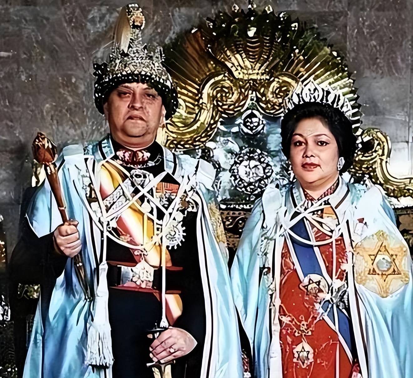 国王没了,太子自然也被废黜了,而一夜成为王妃的希玛蒂又一次有点懵的