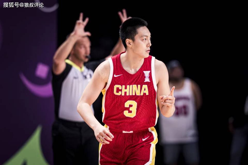 杨毅：胡明轩手感7中0时郭士强坚持用他 换成杜锋早被骂亲儿子了
