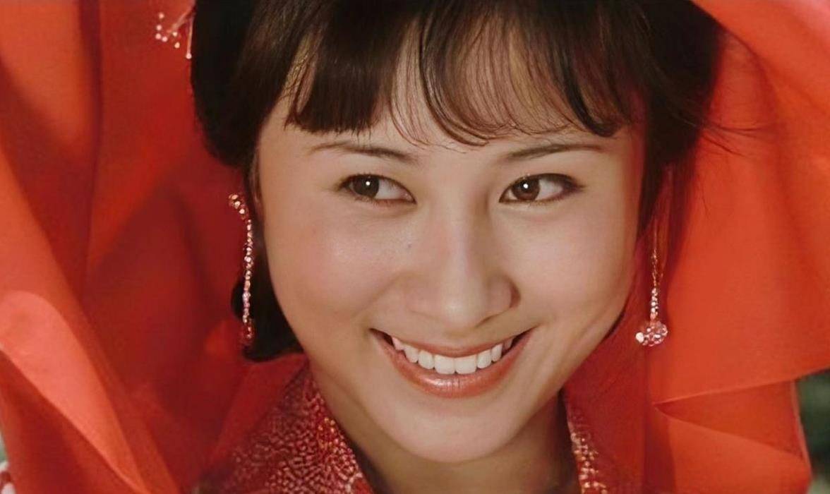 "牧羊女"丁岚的悲哀:自毁前程弃中国籍,离婚30年后过得怎样?