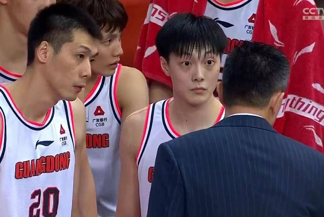 广东男篮重磅补强，陈国豪成功加盟，王少杰重返北控，朱芳雨神操作