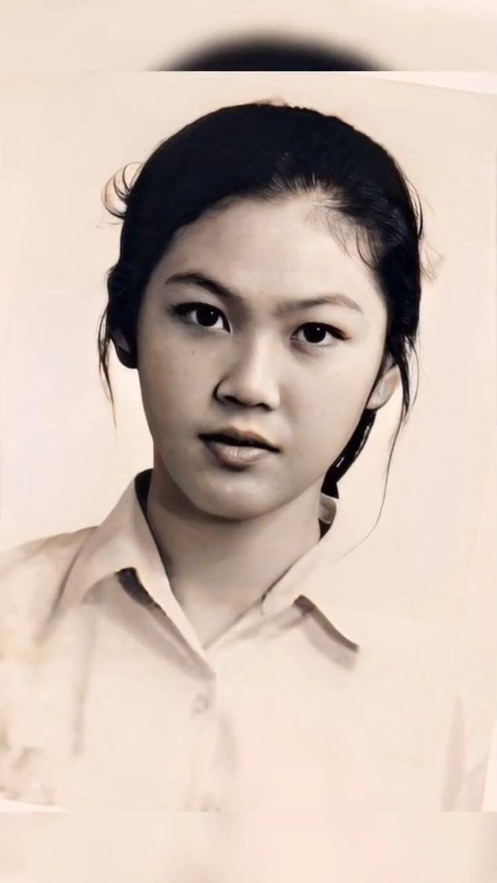 泰国美女前总理英拉,和男友同居生子30年没有结婚,流亡8年苦守