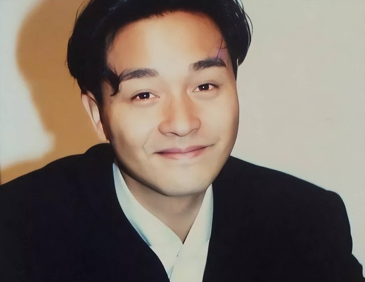20年后才知道,张国荣悲剧人生的关键,不是挚爱唐生也不是抑郁症