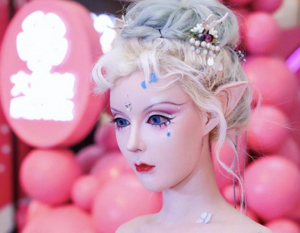 7年前,那个把自己整容成"真人芭比"的网红迪丽拉,现在后悔吗