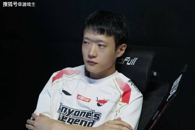 LPL登峰四十人MVP汇总火了，垫底战队拿下榜首，AL香克斯零蛋