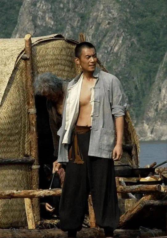 41岁朱亚文:和女友相爱九年,却在功成名就后,转头娶了陈思诚的前女友