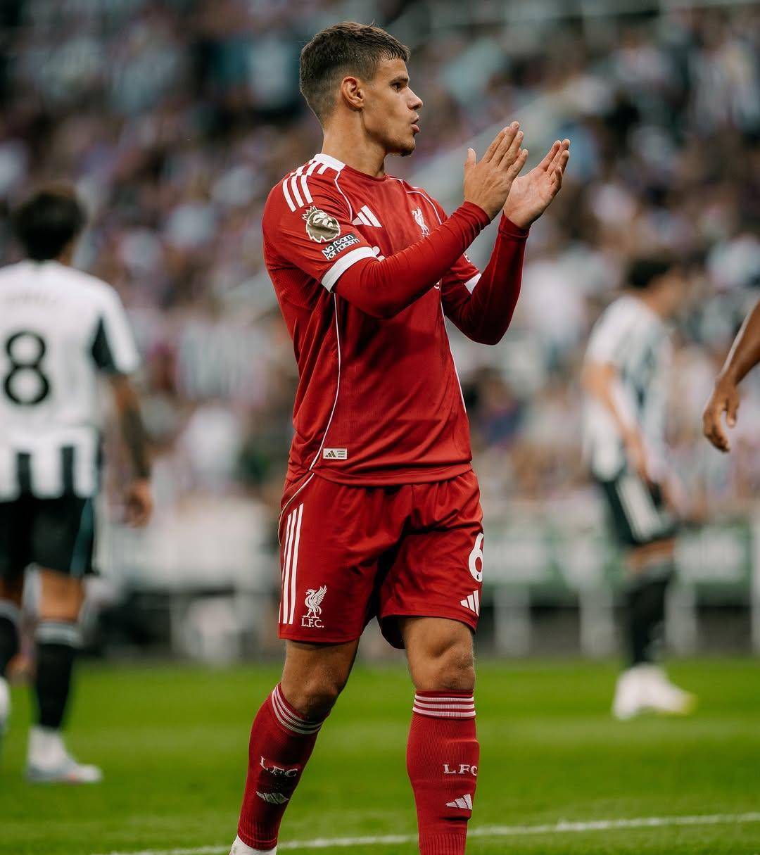 两球前锋挑大梁!阿森纳剑指安菲尔德,利物浦防线隐患成致命伤?