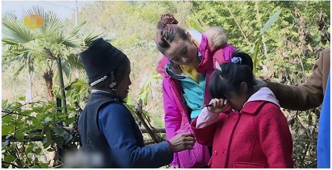 李勒优:幼年丧母,被城市母亲当亲生女儿,被一家人宠成了公主