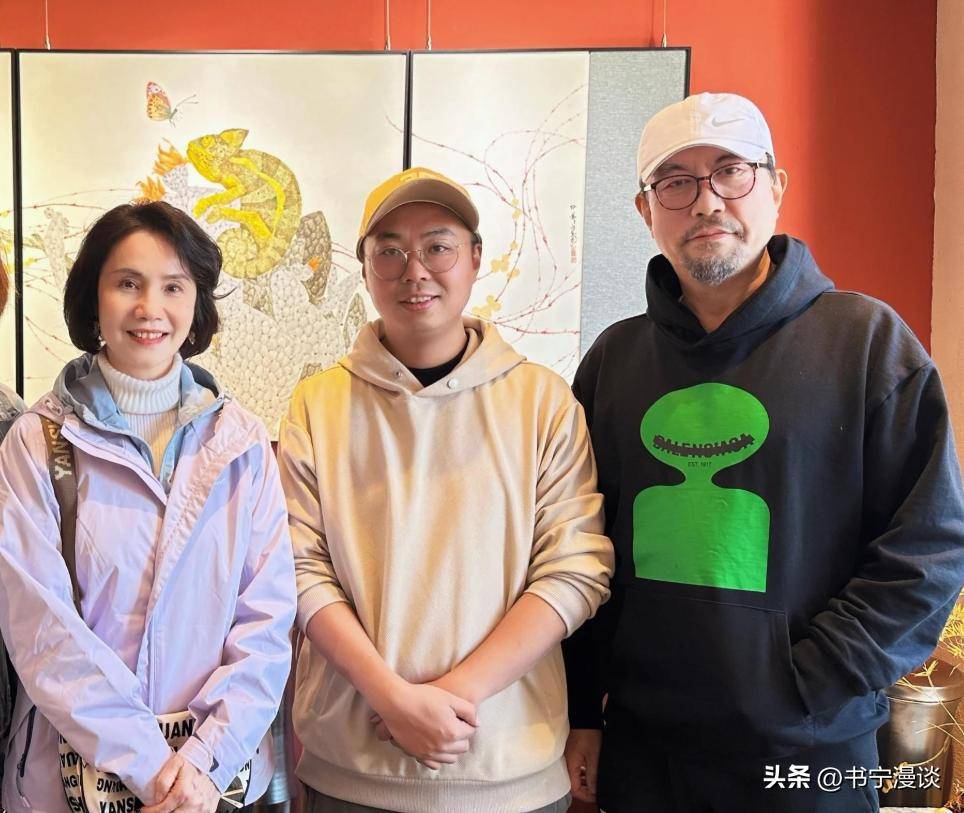 64岁徐俐和老公赶大集,99.9元买一车,二婚老公穿t恤短裤好帅气