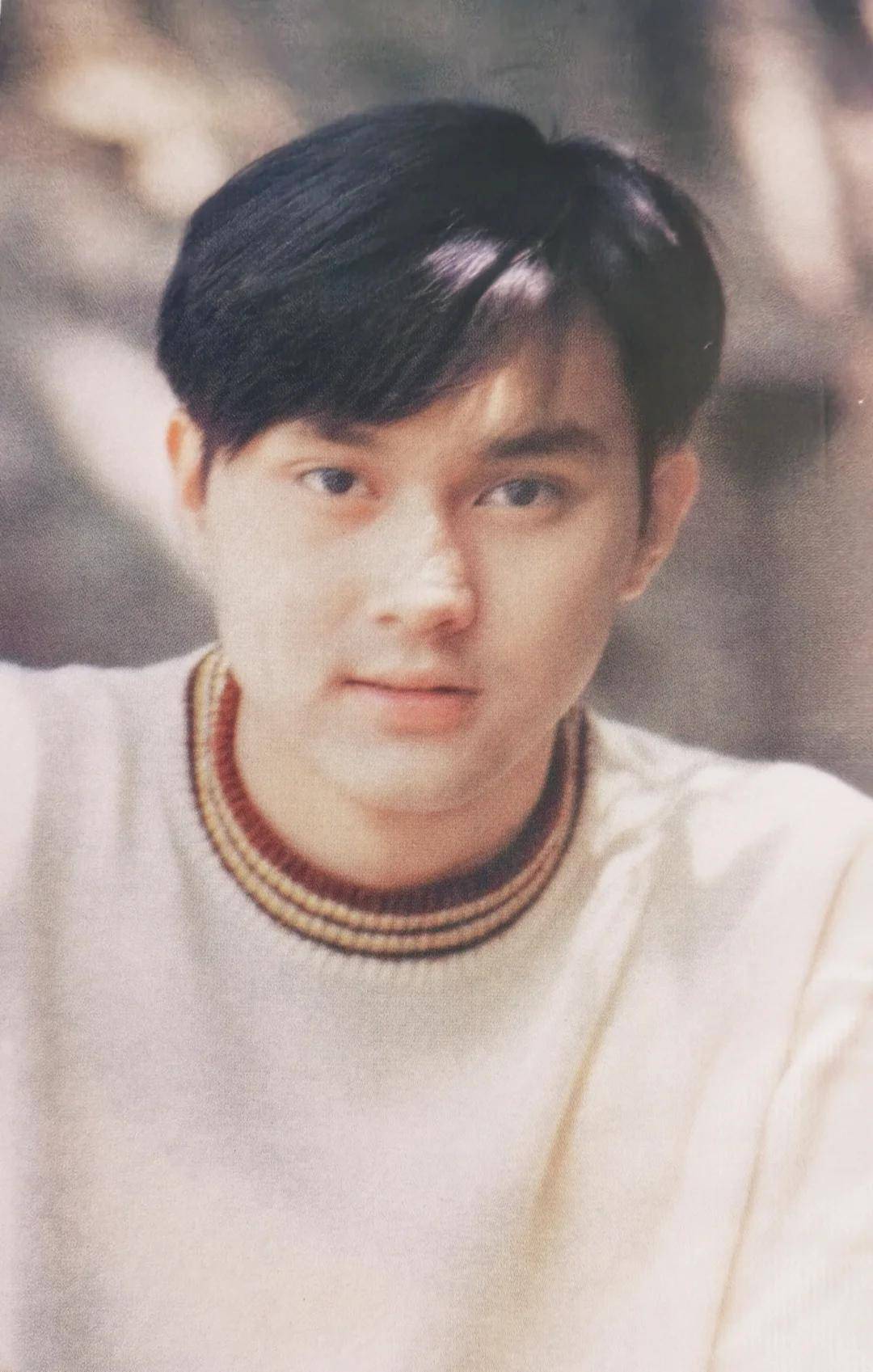 54岁张智霖近况曝光!脸肿馒化满脸褶子,脱发严重老人味十足