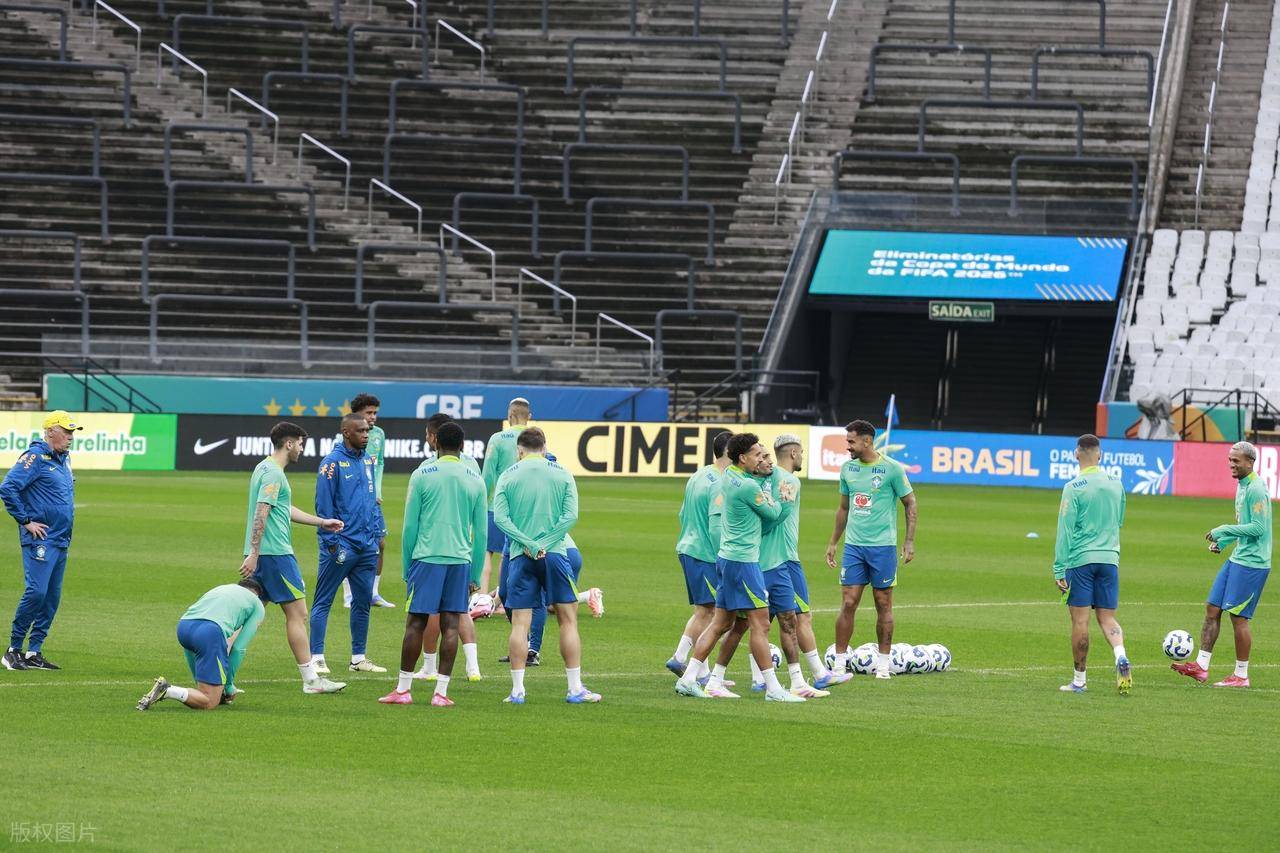 安切洛蒂被骂惨!巴西队新名单引皇马球迷强烈不满评论区彻底炸锅