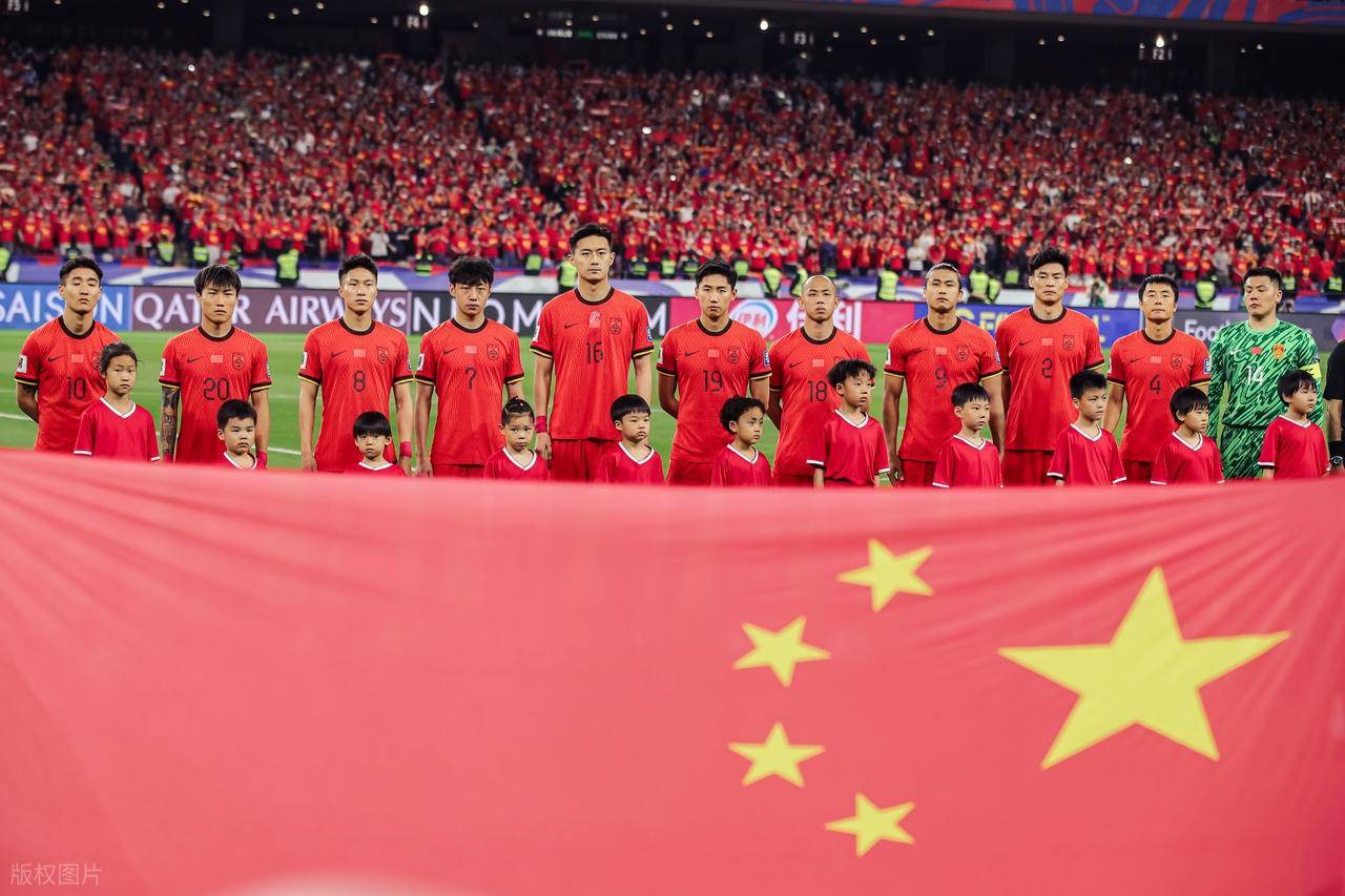 国足又被嫌弃！日媒：中国队太弱跟他们踢球浪费时间应取消东亚杯