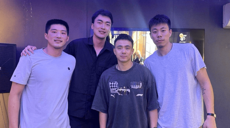 豪华！辽篮24人包间聚餐，张镇麟现身，吃完便奔赴新东家