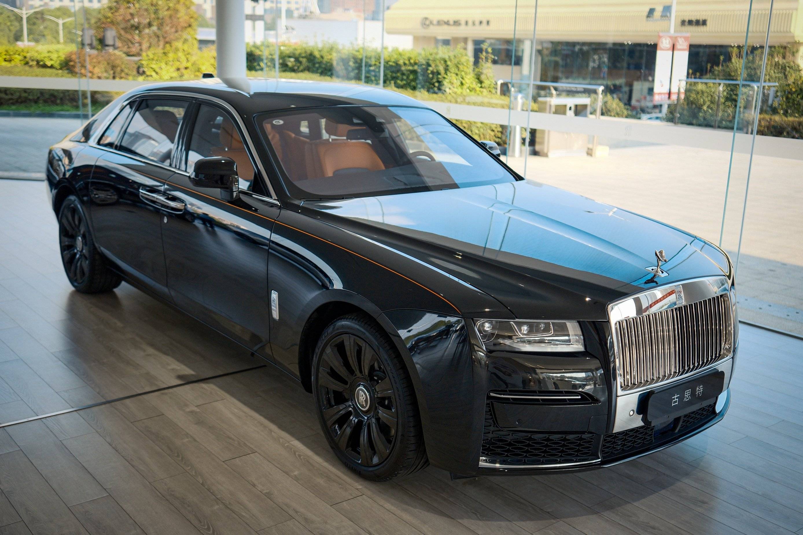 静奢主义的移动圣殿:劳斯莱斯古思特静态品鉴