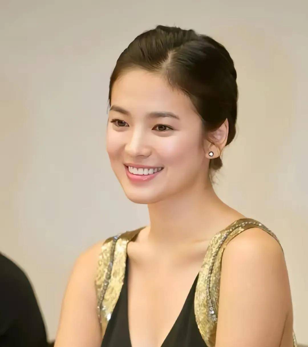 年轻时的宋慧乔,清纯迷人,美艳不可方,有一种令人心动的感觉