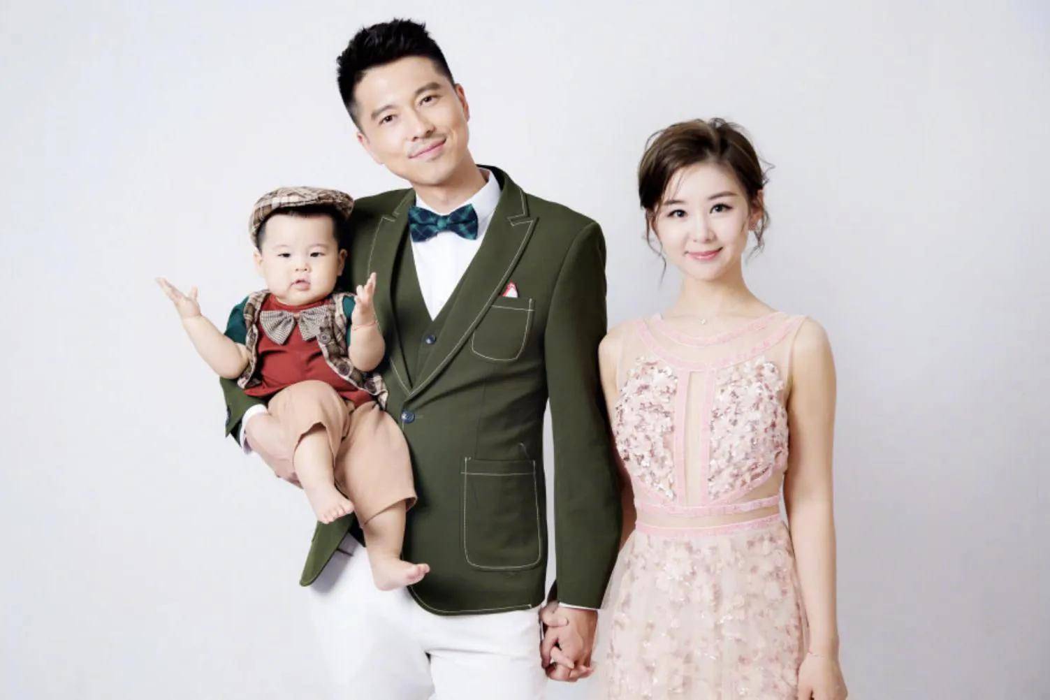 李小萌:出道20年,与王雷相爱15年生一子,36岁怀二胎,人生圆满