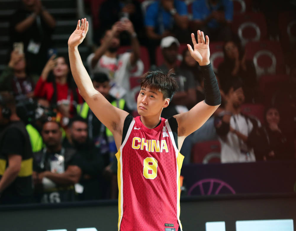 新华社：CBA多起重磅交易，传递什么信号？