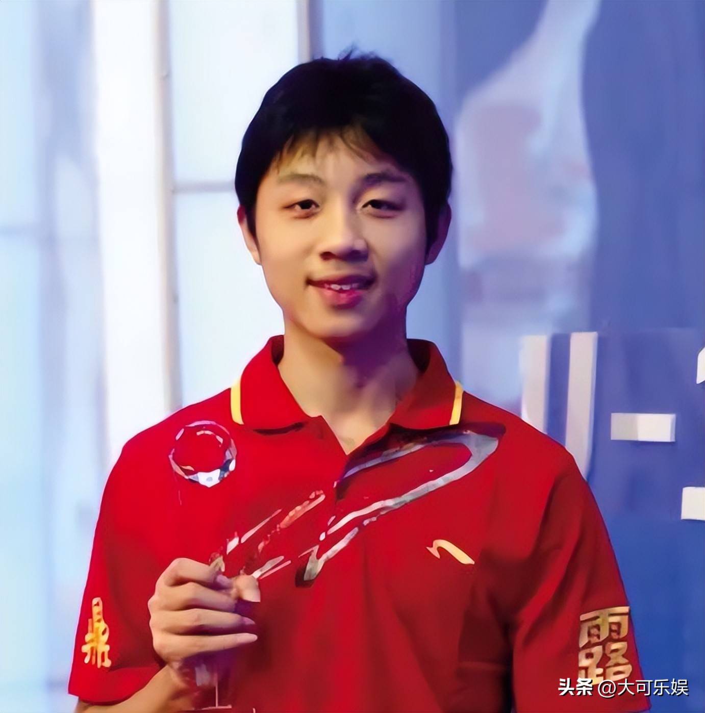 这个"人民艺术家",曾经也是曹燕华眼中"不被看好"的直板少年