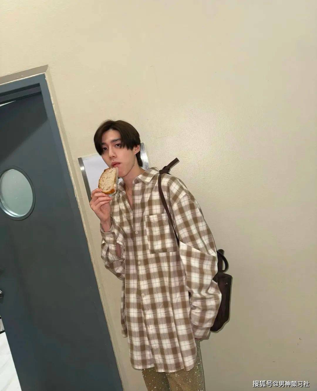 学泰国男星pp krit的穿搭骨子里的精致才是答案