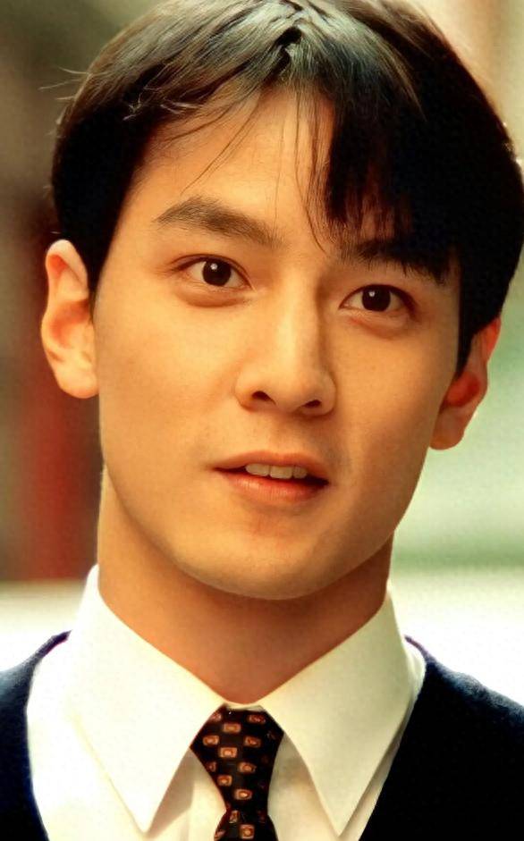 吴彦祖七夕近况曝出,与"漂亮国"妻子结婚15年后,幸福溢于言表