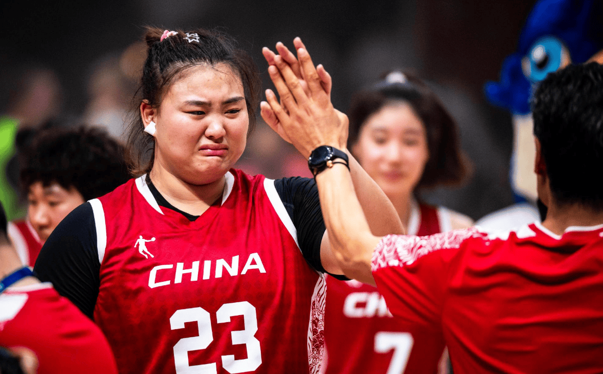 女版奥尼尔+小李梦等加盟！上海女篮挑战川粤？她们还差1环节
