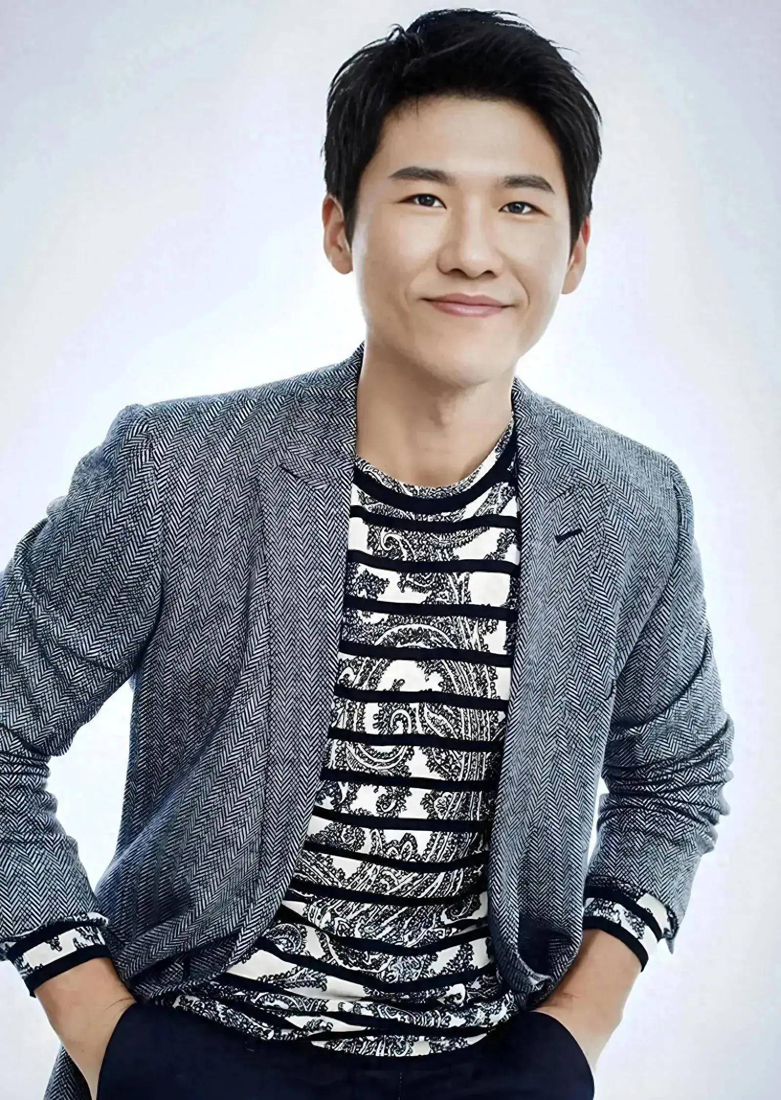 王馥荔也没想到,丈夫离世9个月后,儿子王骁已经开始为她争气了