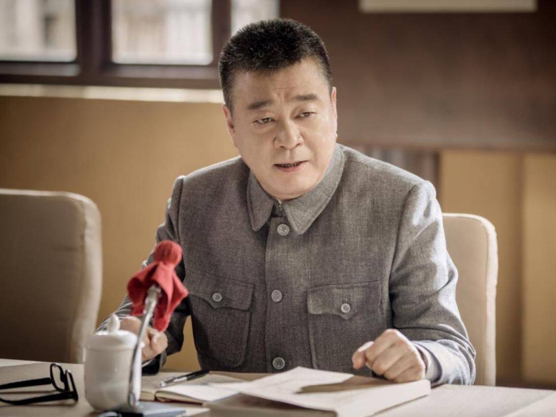 作为一名从艺数十年之久的实力派演员,虽说陈逸恒大多数时候扮演的都