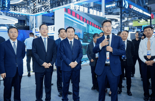金蝶受邀出席2025全球工业互联网大会，以“AI+管理”赋能辽宁智造新篇章(图2)