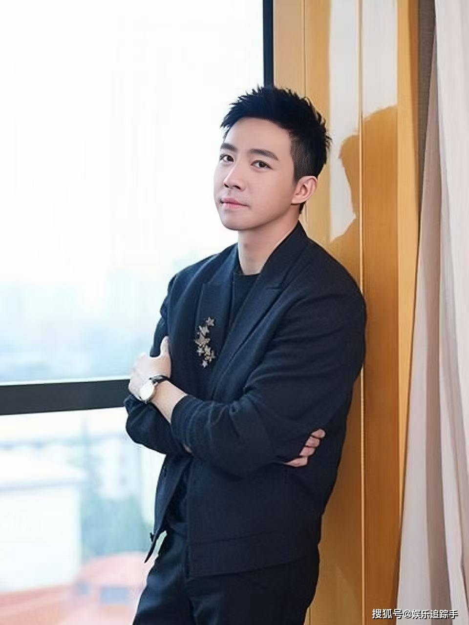 俞灏明38岁再官宣喜讯,新身份曝光,粉丝送上满满祝福
