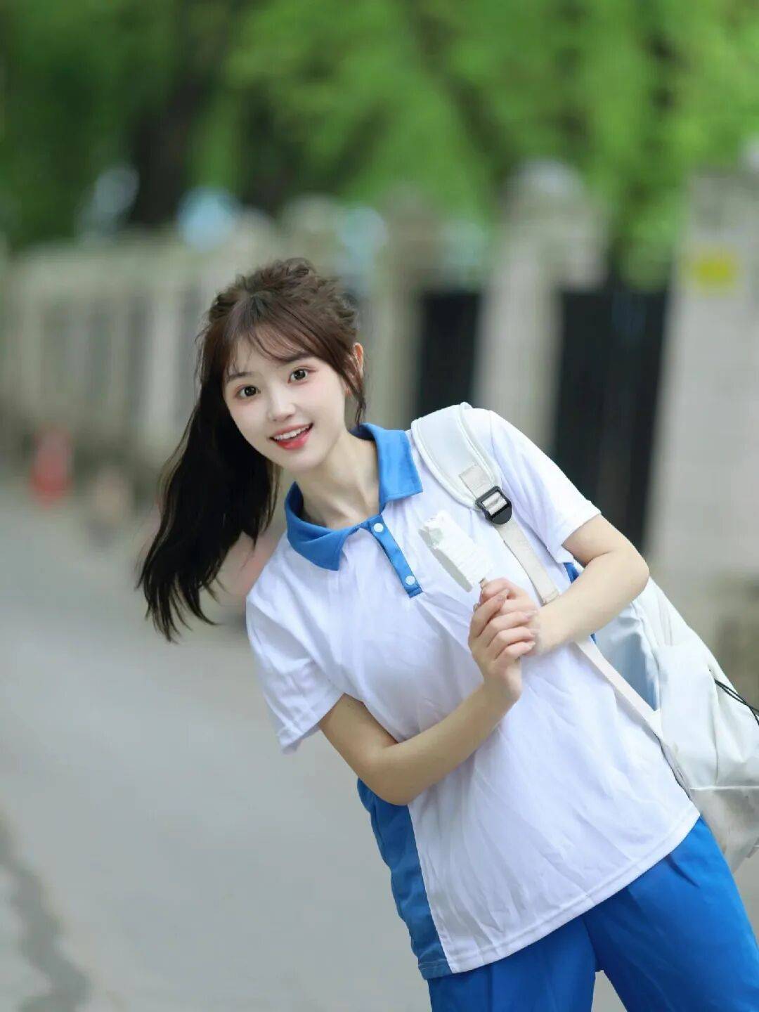 校园风校服写真拍照,这些动作姿势,漂亮气质又甜美,俏皮青春又清新