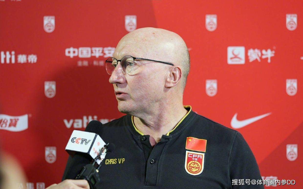争议人物克瑞斯要回来选帅了！马德兴曾怒斥：就是个混子，竟拿女足数据糊弄足协