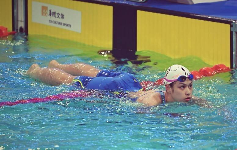 余依婷全国游泳锦标赛再创辉煌，50米蝶泳25秒92夺第五冠