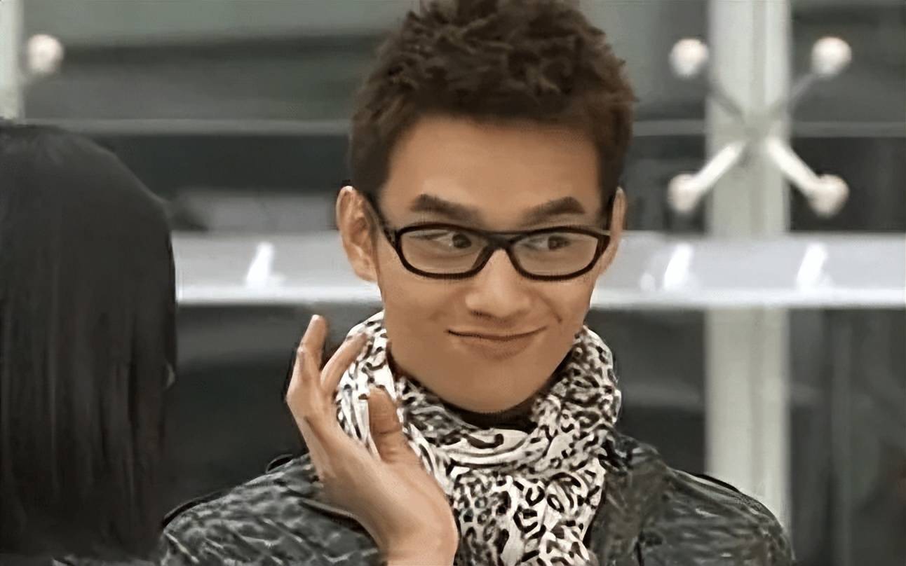 2008年机会来了,《丑女无敌》剧组找他演陈家明,这个角色让他一炮而红