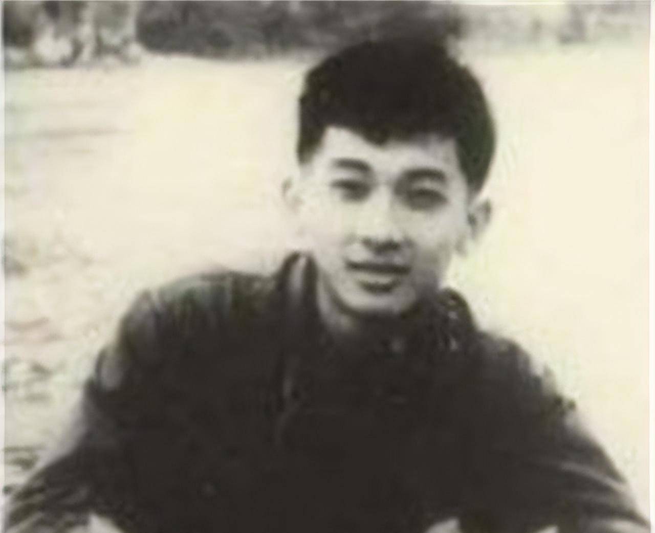 郁钧剑:考入总政歌舞团,因部队整编而失业,他又是如何成名的呢