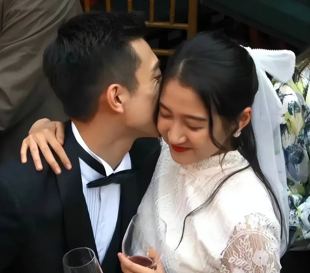 与男友人互摸,不忠诚前任,两月换3女友!