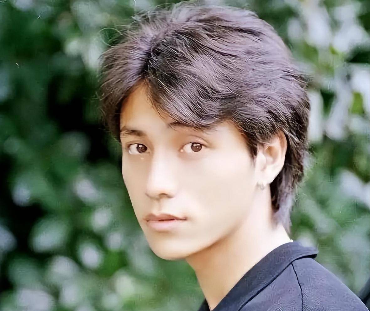 演员陈坤:亲情爱情都有泪,现在46岁仍单身,将儿子照顾的很好