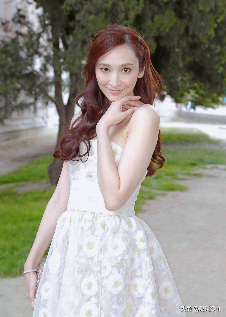 天啊!46岁吴佩慈怎么老了那么多,巅峰颜值旧照被翻出