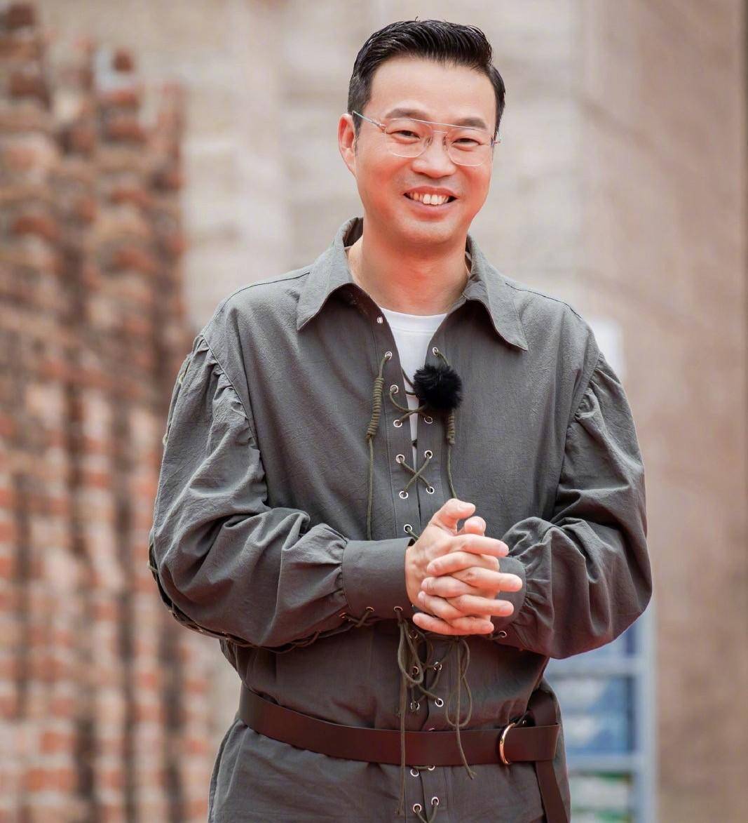 王迅退出极限挑战,现在时间拿捏的刚好,再不走就晚了