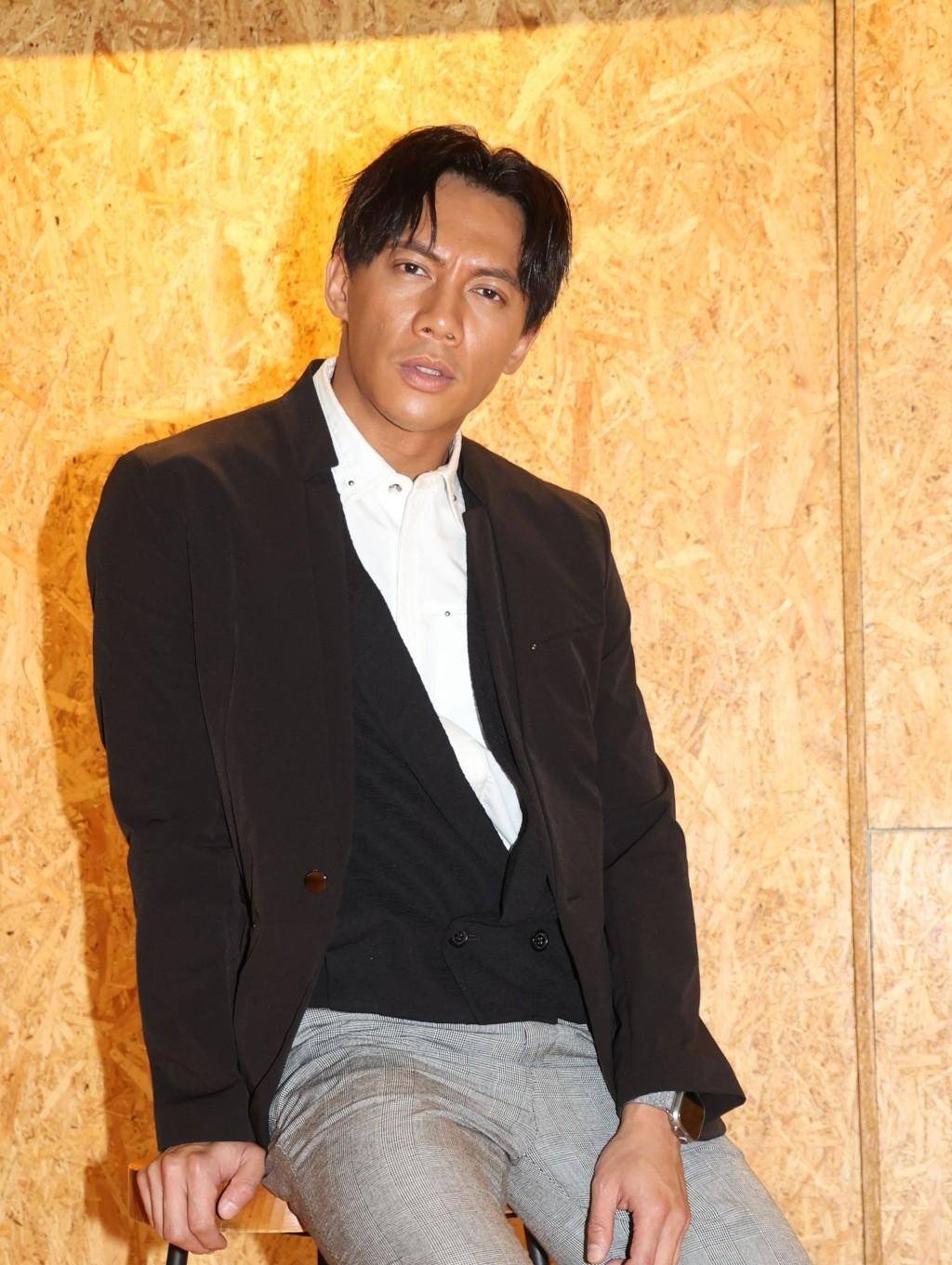 九龙城寨张文杰不接受女友打扮时尚,不擅长哄人恋爱期常被骂