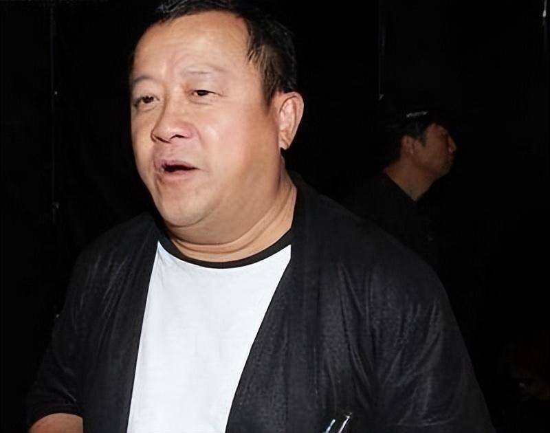 曾宝仪至今未婚,透露父亲曾志伟的癖好!